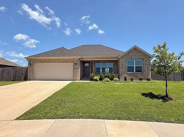 3203 N Ethan Dr, Siloam Springs, AR 72761
