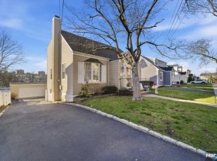 21 Park Pl, Kearny, NJ 07032