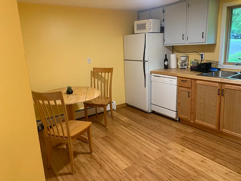 106 Pineview Ter #B — Photo 6