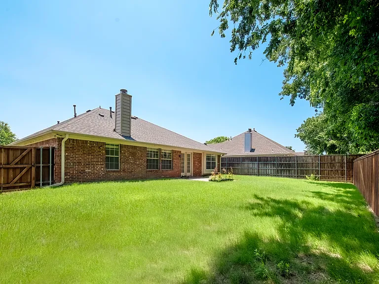 9906 Madison Dr — Photo 20