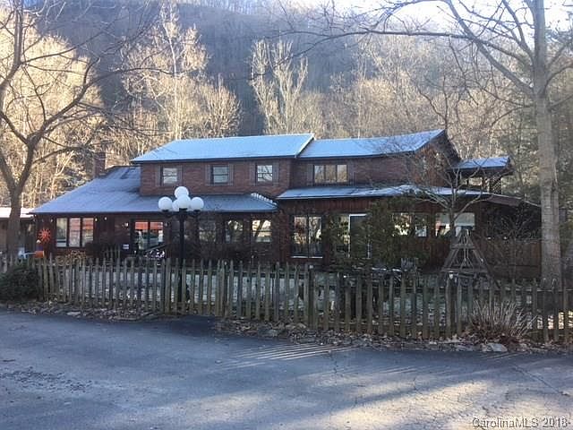 1st image of 50 Cottage Dr