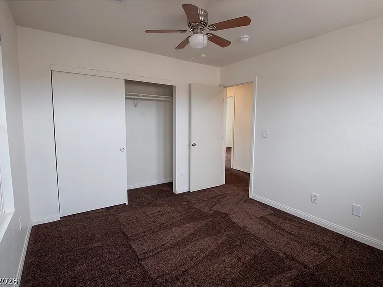 119 W Victory Rd — Photo 18