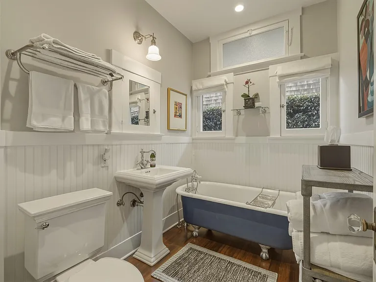 336 E Padre St — Photo 29