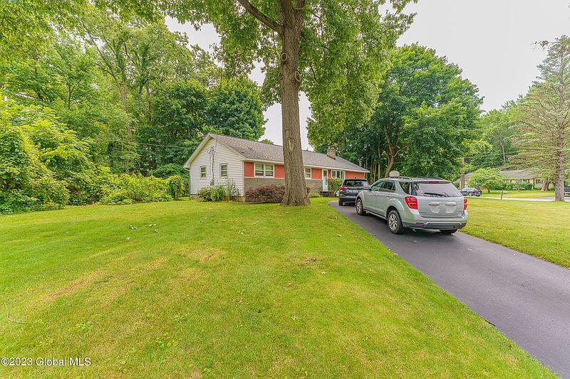 3rd image of 1 Gingham Avenue