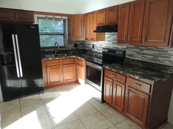 2273 17th Ave SW #B, Largo, FL 33774