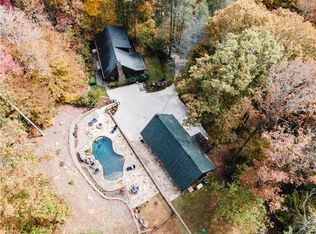 597 Hills Lake Rd, Ellijay, GA 30540