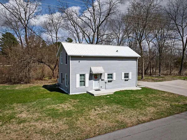 108 E 4th Ave, Brodhead, WI 53520