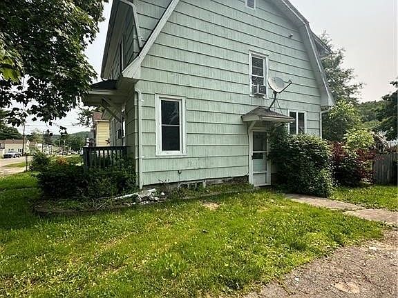 2nd image of 55 Maple St