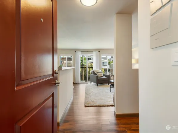 3661 Phinney Avenue N #303, Seattle, WA 98103