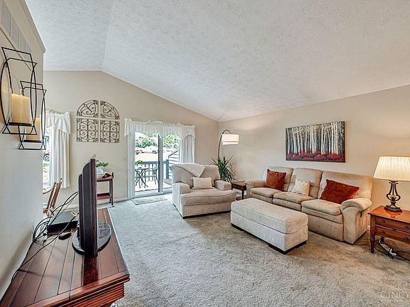 4th image of 1093 Kensington Ln