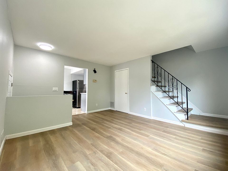 1st image of 105 Burgher Ave #1R