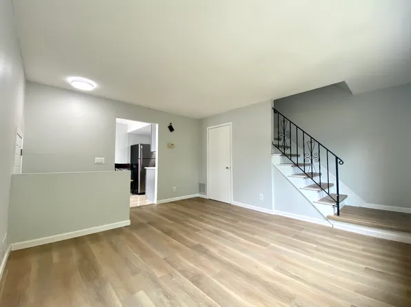 105 Burgher Ave #1R, Staten Island, NY 10304