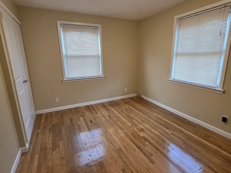 80 Caruth Ave — Photo 8