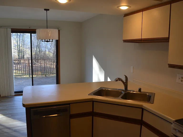 3207 Eau Claire Ave — Photo 6