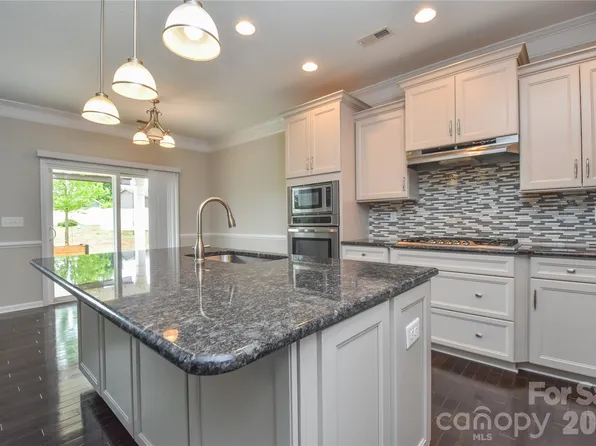7227 Adirondack Dr, Denver, NC 28037