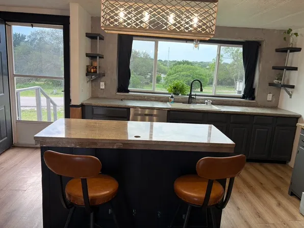 1407 Colonneh, Horseshoe Bay, TX 78657