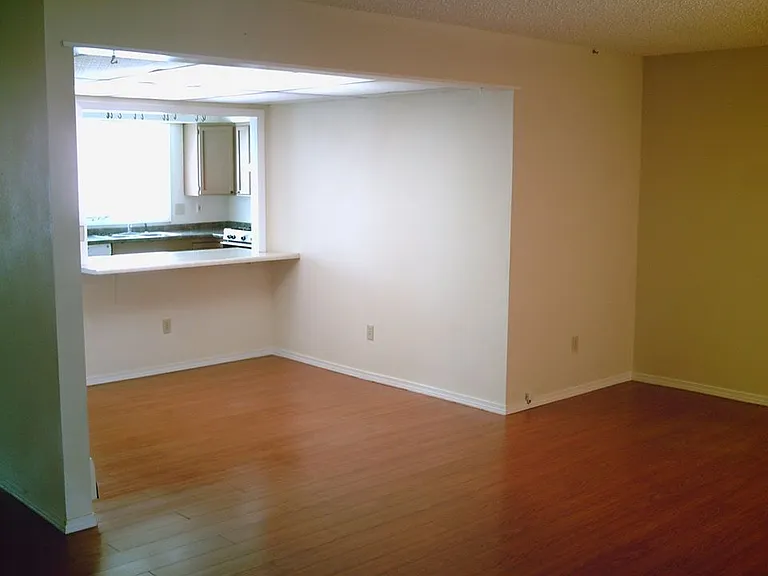 204 S Forest Dr #24 — Photo 4
