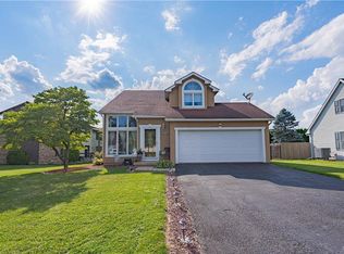 1757 Falcon Dr, Bethlehem, PA 18017