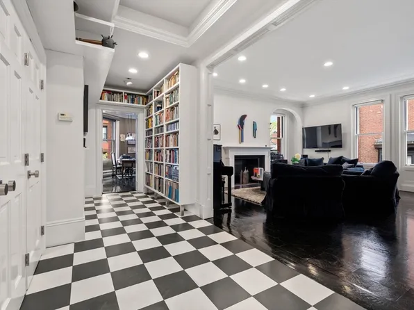 17 Gloucester St APT 5, Boston, MA 02115