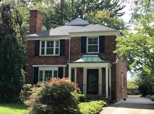 593 Neff Rd, Grosse Pointe, MI 48230