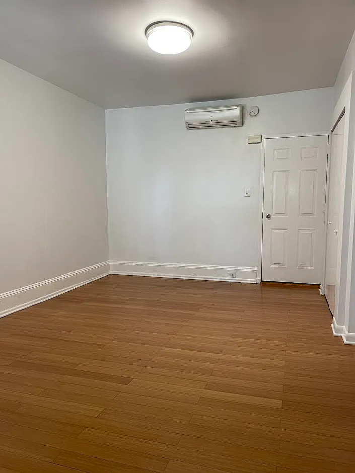 Studio, $1,400 — Photo 2