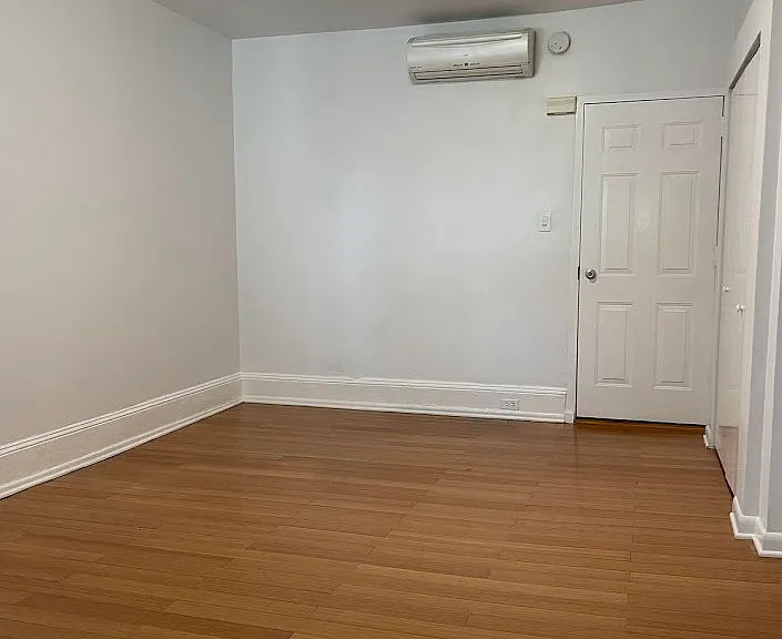 4349 Main St #2R — Photo 2