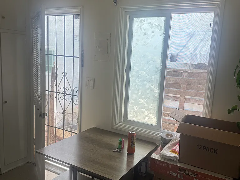 229 N Buena Vista St #C — Photo 14