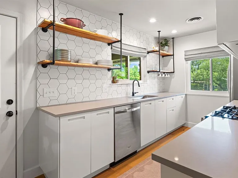 3207 Carol Ann Dr — Photo 12