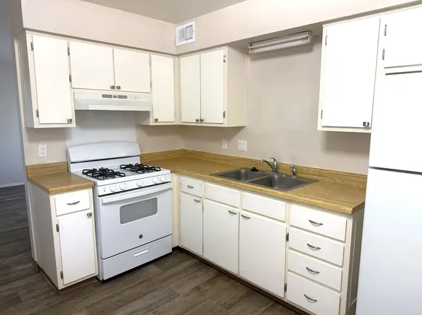 940 Chelwood Park, 940 Chelwood Park Blvd NE #1, Albuquerque, NM 87112