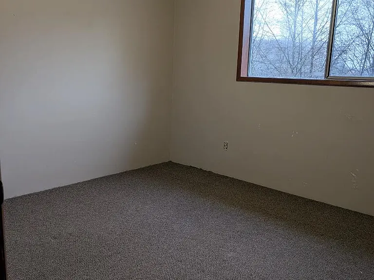 810 Dewitt Dr — Photo 10