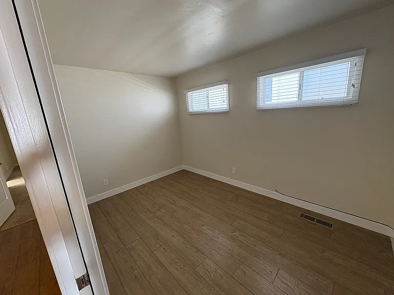 1117 W Bay Ave #A — Photo 5