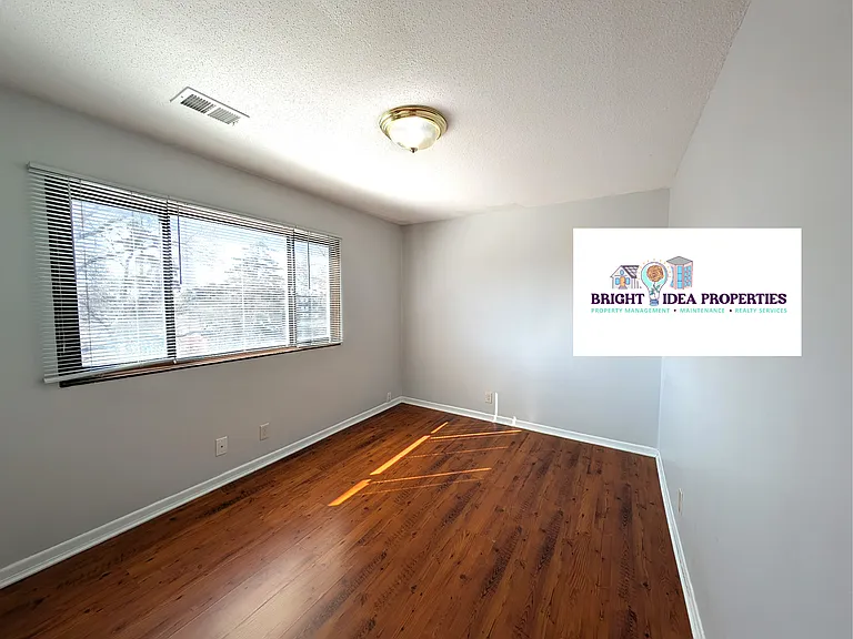 5940 E River Rd #9 — Photo 6