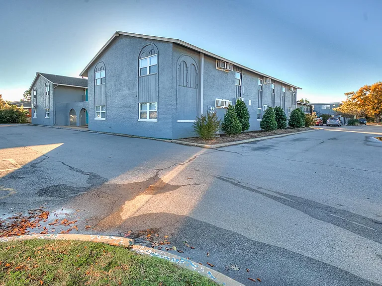 Northwood Apartments — Photo 19