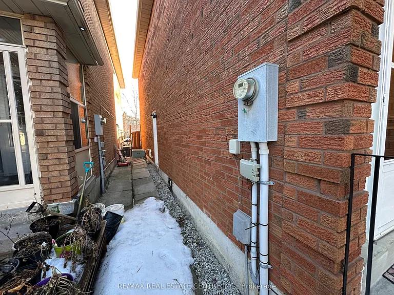 43 Windmill Blvd — Photo 3