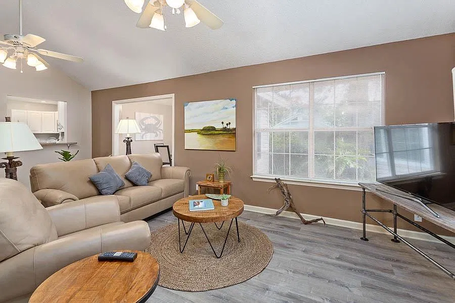 662 Wilson Cir — Photo 4
