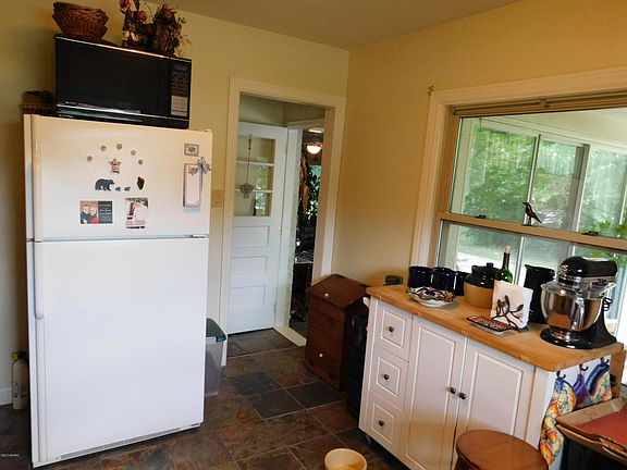 5th image of 1931 Conlon Ave SE