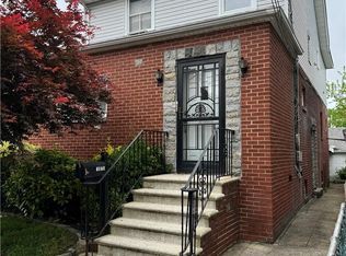 3175 Valhalla Dr, Bronx, NY 10465