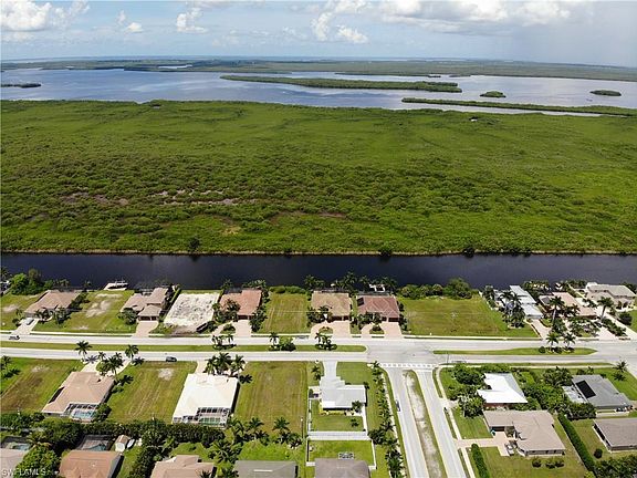 4th image of 3223 Surfside Blvd
