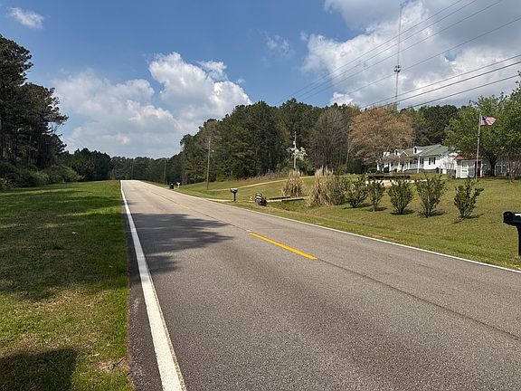 5th image of 785 Hines Rd