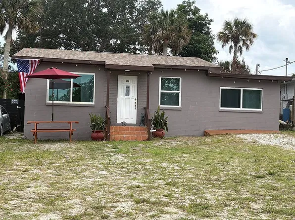209 Huber Dr, Fort Pierce, FL 34946