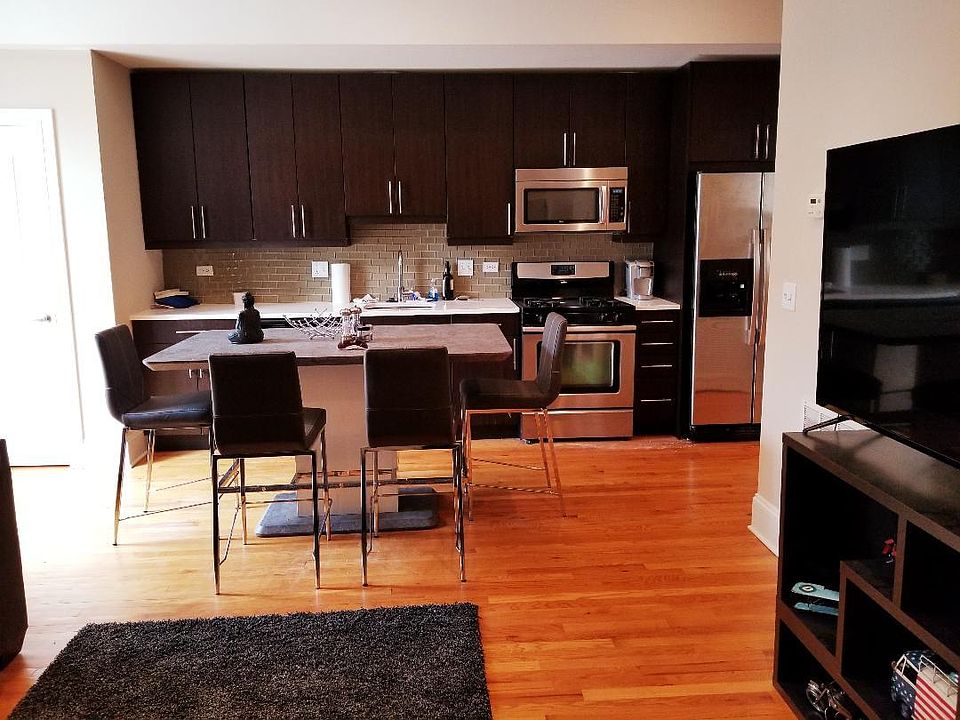 1st image of 1137 W Leland Ave