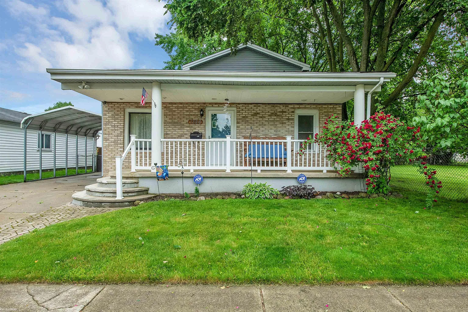 1326 E Madge Ave photo 1