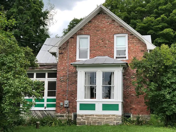 195 Blackman Corners Rd, Mooers Forks, NY 12959