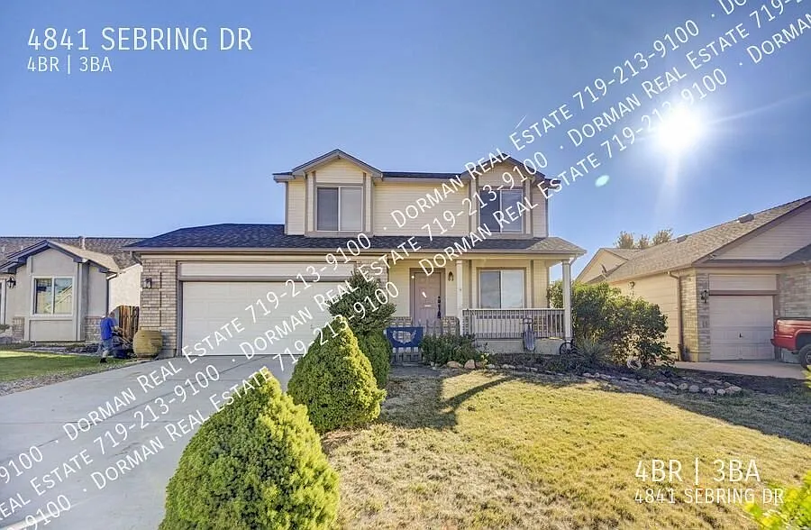 Single Family Home with 4 Bedrooms, 3.5 baths and spacious backyard and patio! — Photo 2