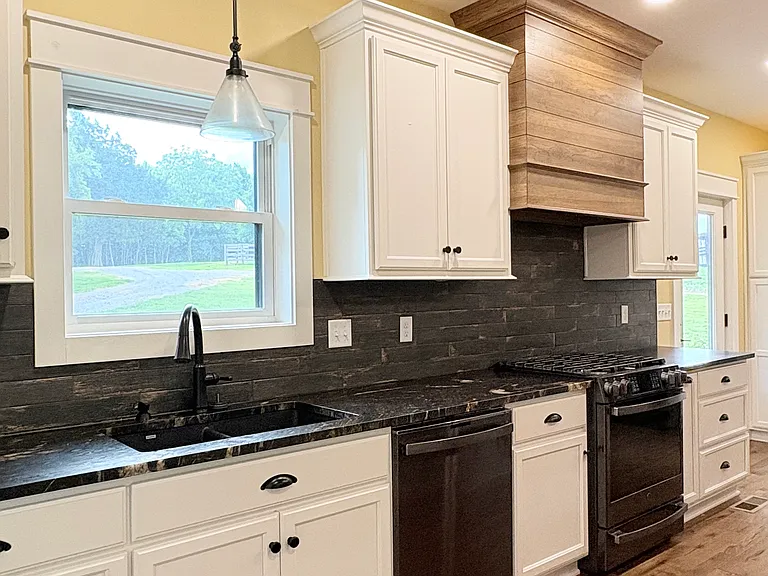 925 Clifton Church Rd — Photo 10