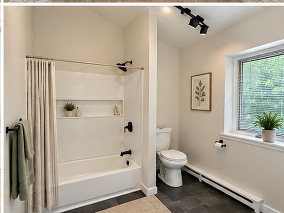 5th image of 424-426 Broadway #B