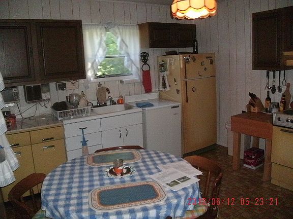 4th image of 709 Carter Cir