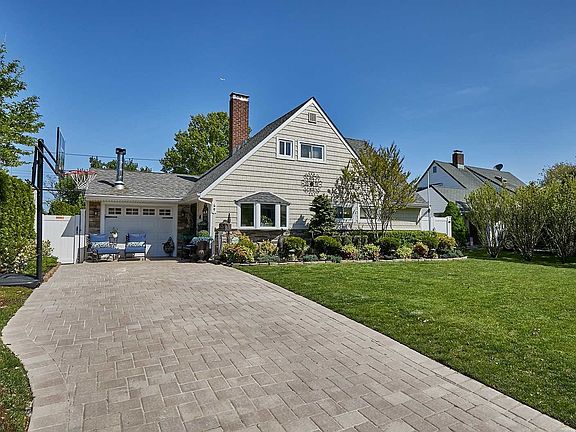 2nd image of 49 Eden Ln