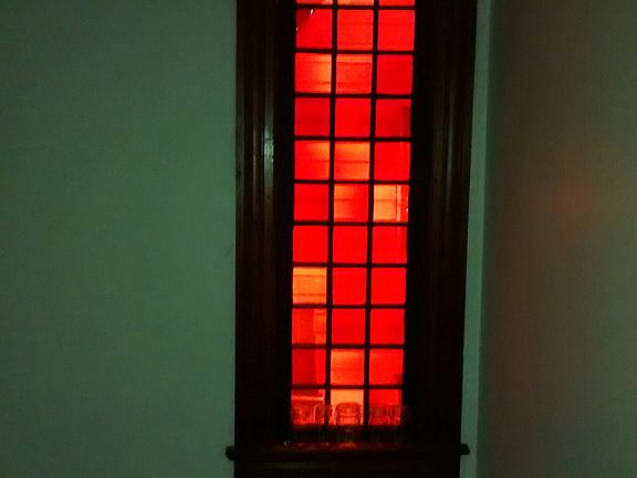 red window