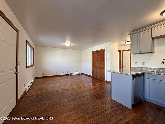 4th image of 130 E Kelly Ave APT 11
